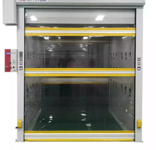 Painel de vidro deslizante de porta seccional industrial de alumínio eletrônico 1.5W/M2 50mm controle remoto automático externo