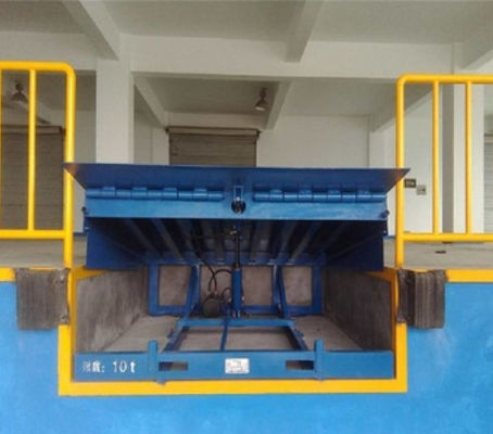 Logística de aço de grande resistência hidráulica do armazém do Leveler de doca do carregamento ajustável
