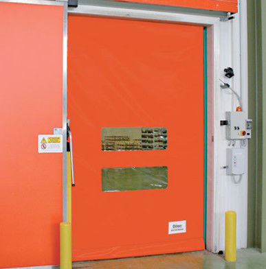 Porta de fecho em espiral de PVC de alta velocidade com fecho de rolos de metal com isolamento
