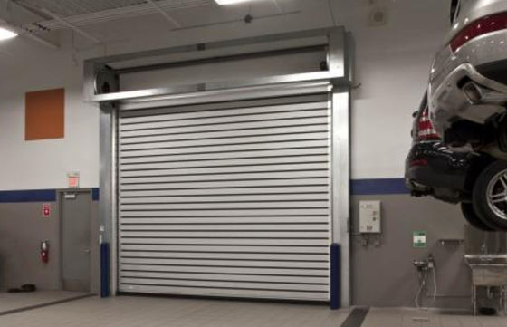 Exterior de alumínio de rolagem rápida Porta espiral de alta velocidade Fornecimento de energia 220V / 50HZ Durável