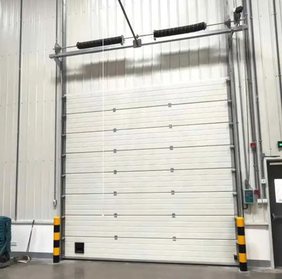 Portas seccionais comerciais 50mm-80mm Portas seccionais de garagem isoladas Portas de garagem de aço isoladas