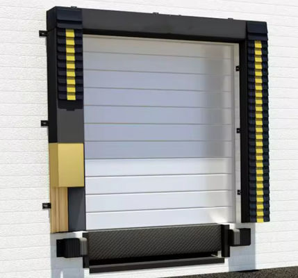 Área de refrigeração de aço com fácil instalação Excelente resistência UV / resistência ao tempo Porta de armazenamento a frio para alimentos