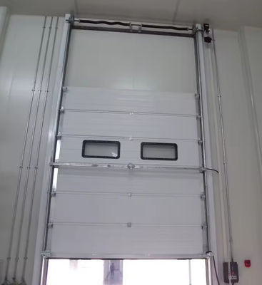 Porta seccional isolada de aço revestida em pó com revestimento de vinil e porta seccional de garagem de alumínio