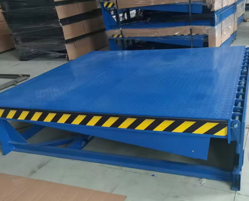 Nivelador de doca de carga revestido em pó/galvanizado personalizável com cadeias de segurança e controles remotos portáteis