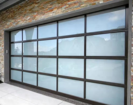 Porta seccional de alumínio de segurança com excelente superfície revestida de pó de isolamento em branco/marrom/cinzento/preto
