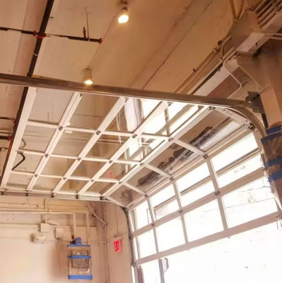Porta seccional de alumínio revestida em pó com vidros duplos Excelente isolamento Venda direta de porta seccional