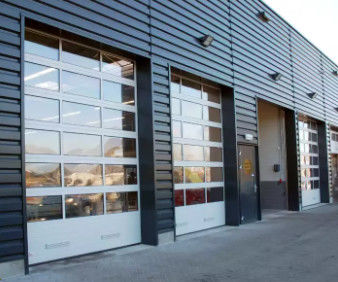 Porta de garagem seccional de liga de alumínio transparente exterior com vidros duplos