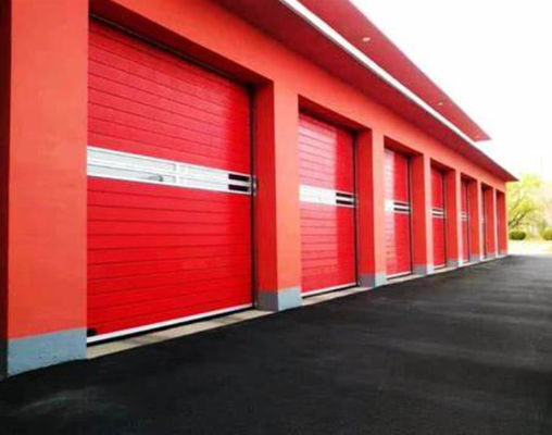 Porta espiral de alta velocidade com controle PLC para maior eficiência