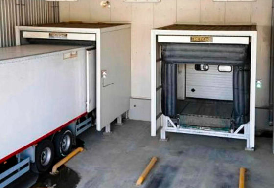 Fácil de instalar abrigo de doca inflável rectangular industrial com excelente resistência ao tempo
