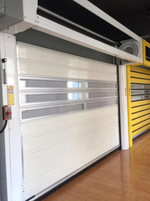 Portas de garagem seccionais isoladas personalizadas com espuma de poliuretano à prova de vento à prova de som e à prova térmica