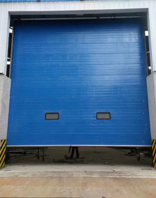 Portas seccionais industriais de postos de bombeiros com design automático de moldagem e revestimento em pó sobre a cabeça Portas automáticas de garagem