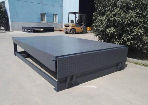 Galvanizado Finish Customized Warehouse Workshop Automático Dock Plate Dock Door Levelers com fonte de energia hidráulica