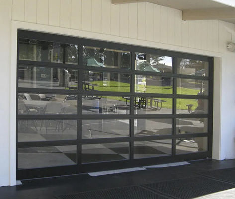 Alta segurança Tipo de abertura Manual ou automático Resistência à água Classe 3 Vidro transparente Portão de garagem seccional Moderno Operação inteligente personalizada Portão de garagem
