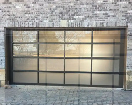 Porta de garagem seccional de vidro transparente