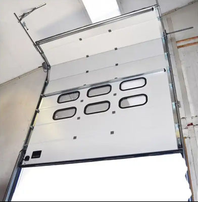 Porta seccional isolada de aço cinza com elevação vertical automática, deslizante, para cima, com espessura de 50mm-80mm para porta de armazém industrial comercial de garagem