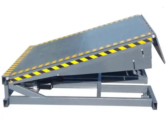 Plataforma de Docagem Automática para Oficina com Design Seguro de Alta Capacidade 25000-40000LBS com Comprimento de Lábio Personalizável - Solução de Carga Pesada para Centros de Logística e Distribuição