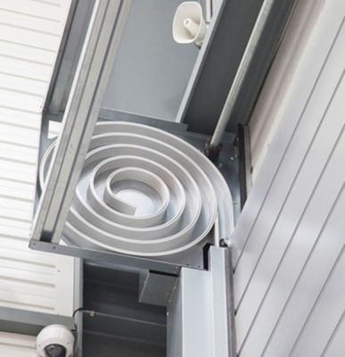 Porta espiral de alta velocidade industrial por atacado de fábrica de alumínio com potência do motor de 0,75KW Segurança e eficiência com porta do motor do sensor fotoelétrico para hangar