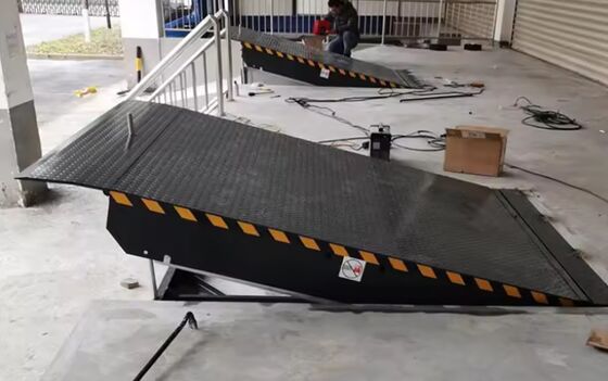 Plataformas Hidráulicas para Armazém com Capacidade de 8T /10T em Toneladas, Tamanho Personalizável, Niveladores de Docas Automáticos para Oficina, Portas de Docas, Design Seguro de 25000-40000LBS