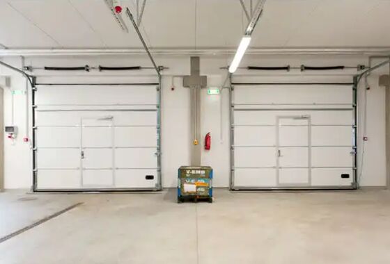 China Overhead Automatic Warehouse Factory Exterior Customized Steel Commercial Seccional Overhead Doors Estação de Bombeiros Portas Industriais