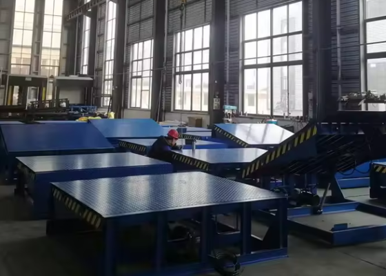 Fábrica 6-20Ton Dock Door Levelers Workshop Rampa de doca hidráulica ajustável Caminhão Container Loading Lift Platform