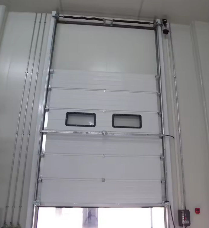 Porta seccional isolada de aço revestida em pó com revestimento de vinil e porta seccional de garagem de alumínio