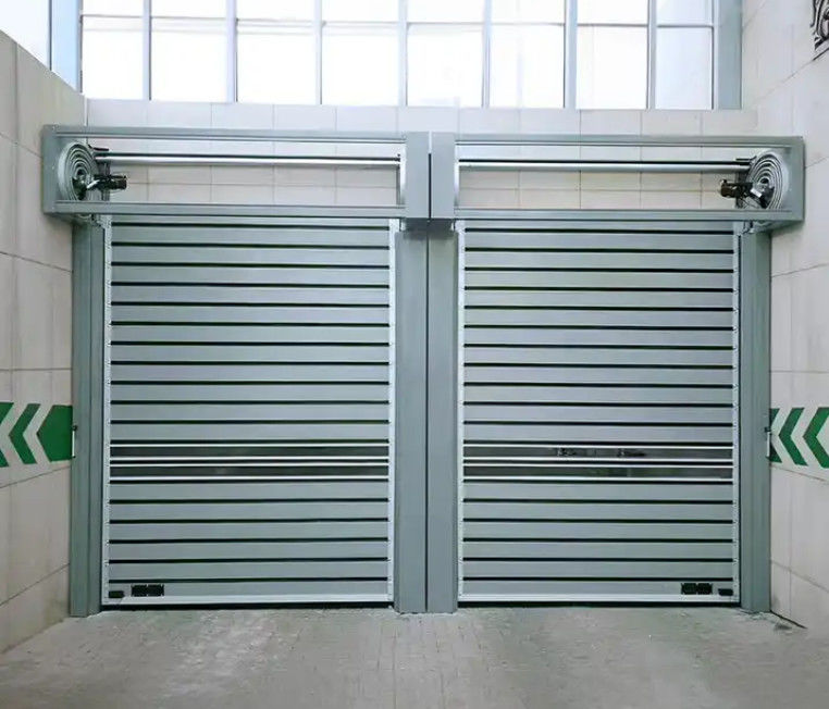 Porta espiral de velocidade controlada por PLC com 0,8 m/s Velocidades de abertura e fechamento a 220V/50HZ Personalizada