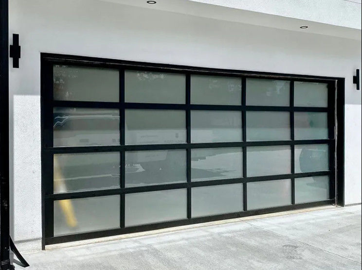 Porta seccional de liga de alumínio à prova de som com vidro de vidro duplo e superfície revestida de pó