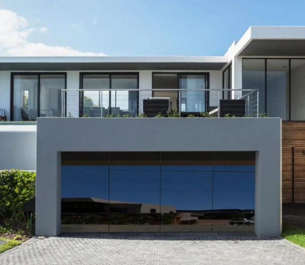 Portão de garagem seccional de vidro transparente para casas residenciais