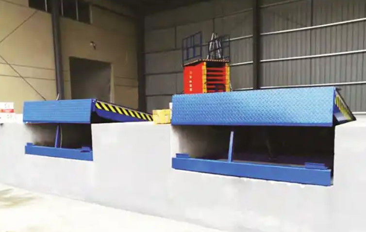 Rampa de Docagem Automática para Oficina de Comprimento de Lábio Personalizável Niveladores de Porta de Docagem 25000-40000LBS Design Seguro Com Controles de Botão