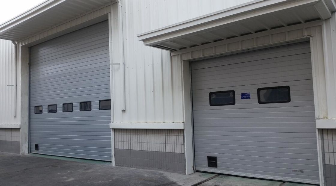Imprense a isolação sadia revestida do aço 24db da porta da garagem cor aérea secional